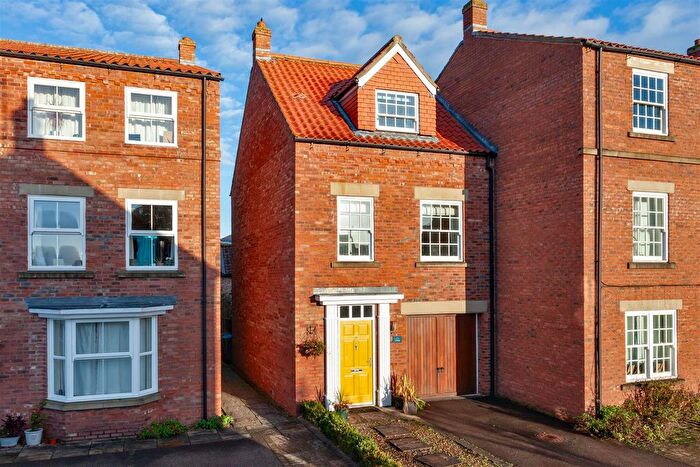 3 Bedroom Town House For Sale In Wilkinsons Court, Easingwold, York, YO61