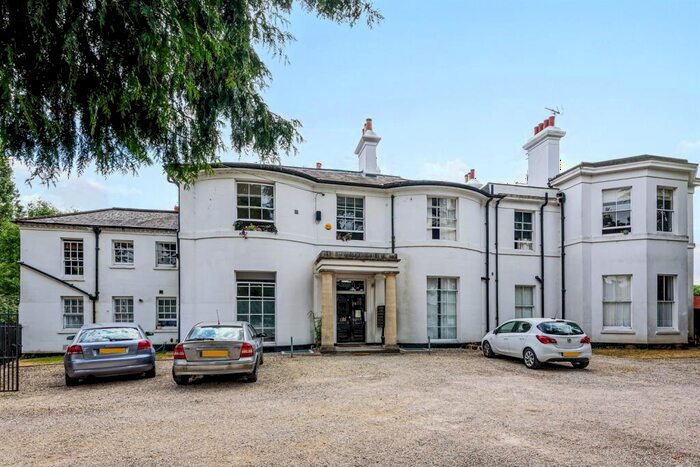 3 Bedroom Flat To Rent In St. Andrews House, Wilton Road, Reading, RG30