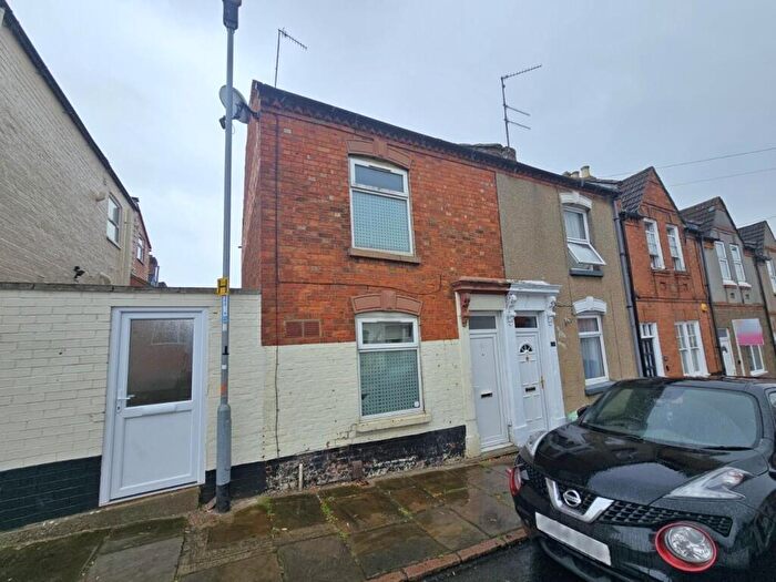 2 Bedroom End Of Terrace House To Rent In Hampton Street, Semilong, Northampton, NN2