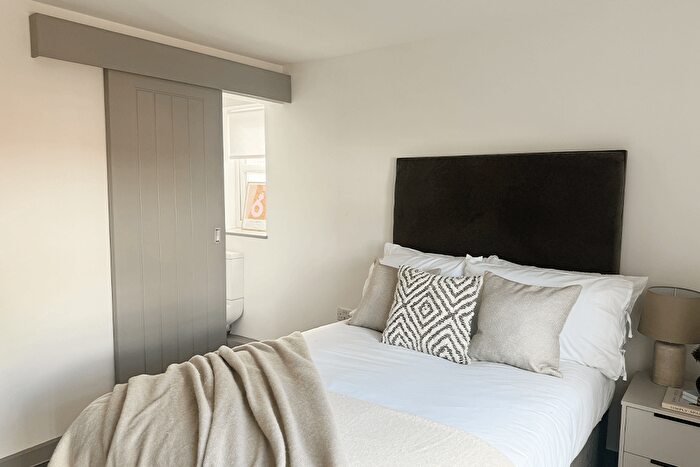 1 Bedroom Apartment To Rent In Mersey Walk, CH42