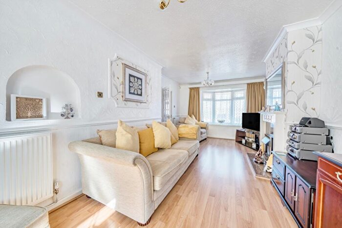 2 Bedroom Semi-Detached House For Sale In Hampshire Road, West Bromwich, West Midlands, B71