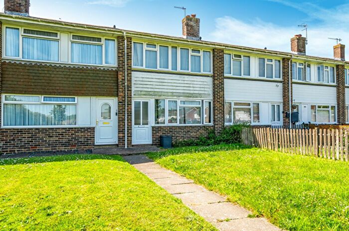 2 Bedroom Detached House To Rent In Daniel Close, Lancing, West Sussex, BN15