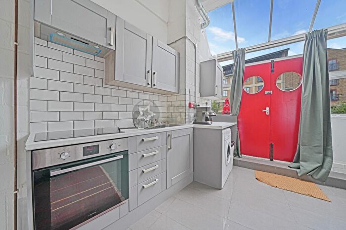 1 Bedroom Flat To Rent In Canalside Studios, Orsman Road, Haggerston, N1
