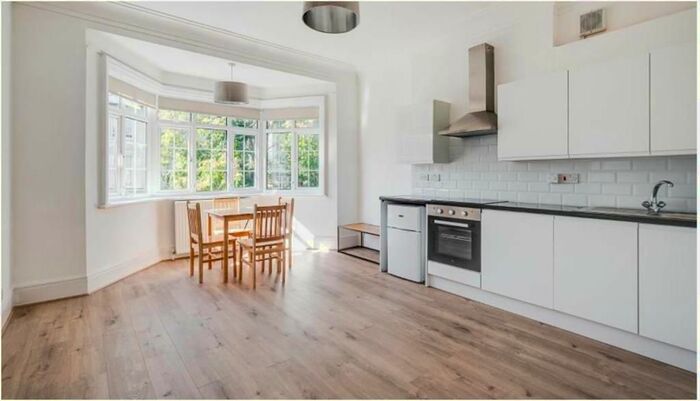 1 Bedroom Flat To Rent In Burgess Hill, London, NW2