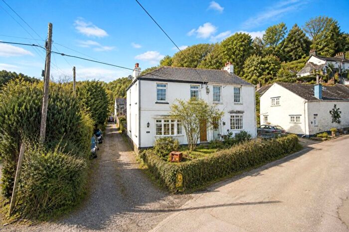 4 Bedroom Semi-Detached House For Sale In Clearbrook, Yelverton, PL20