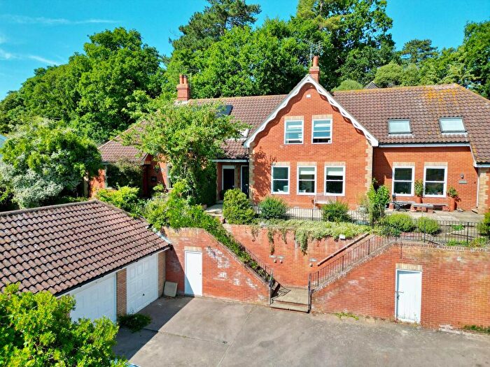 3 Bedroom Terraced House For Sale In Castle Street, Woodbridge, IP12