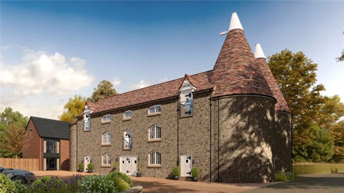 3 Bedroom Flat For Sale In Foxbury Farm, Stone Street, Seal, Kent, TN15