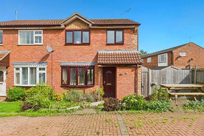 3 Bedroom Semi-Detached House For Sale In Spencer Way, Stowmarket, IP14