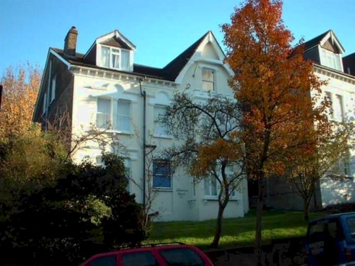 1 Bedroom Flat To Rent In Normanton Road, South Croydon, CR2