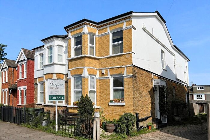 2 Bedroom Maisonette For Sale In Meadow Road, Shortlands, BR2