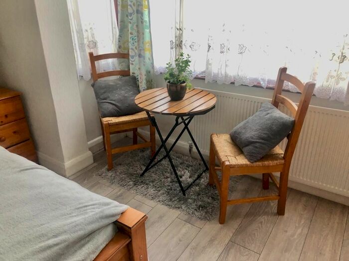 4 Bedroom Terraced House To Rent In Fishponds Road, London, SW17