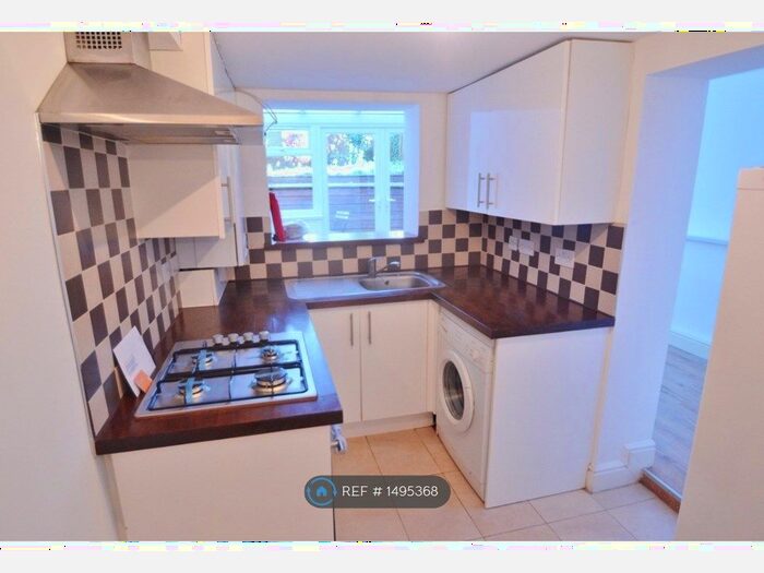 2 Bedroom Flat To Rent In London, London, SE15