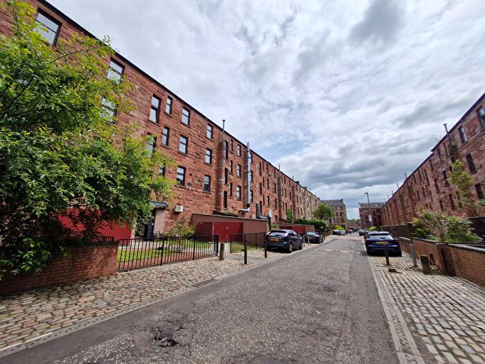 2 Bedroom Flat To Rent In Hathaway Lane, Glasgow, G20