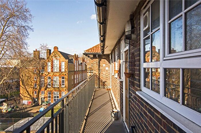 3 Bedroom Flat For Sale In Follingham Court, Drysdale Place, London, N1