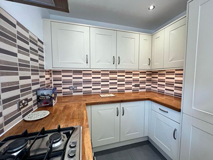 2 Bedroom Flat To Rent In Gorgie Road, Edinburgh, EH11