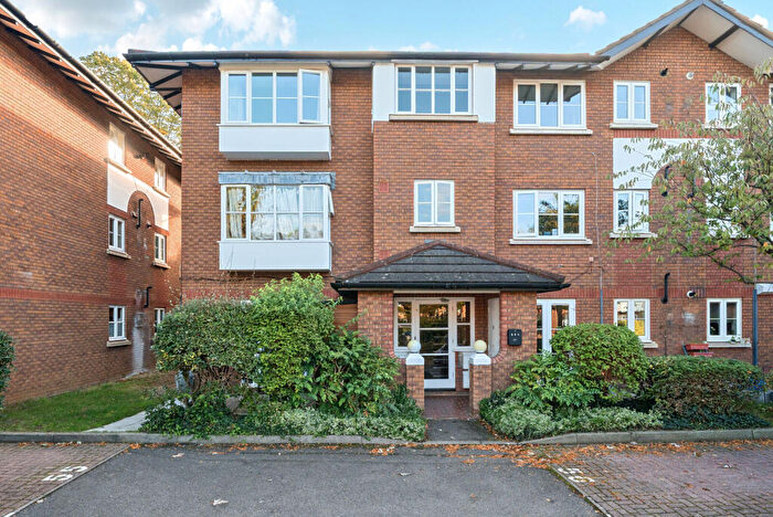 2 Bedroom Flat For Sale In Kingsworthy Close, Kingston Upon Thames, KT1