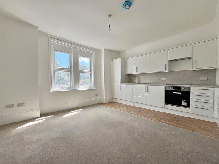 1 Bedroom Flat For Sale In St James's Road, Hastings, TN34