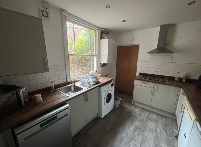 5 Bedroom House To Rent In Hope Drive, The Park, East Midlands, NG7