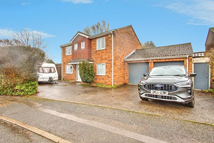 4 Bedroom Detached House For Sale In Strawberry Hill, Northampton, NN3