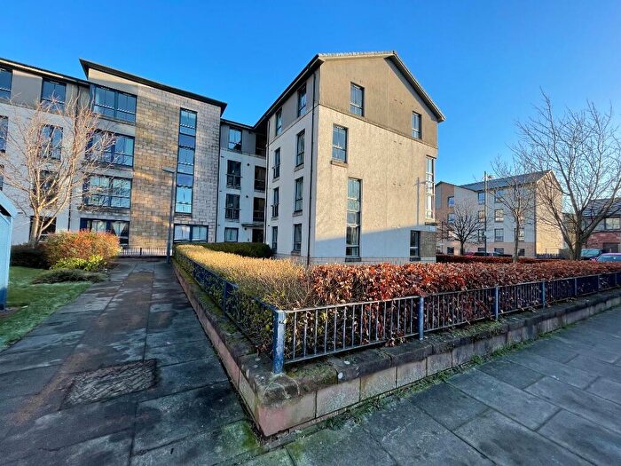 2 Bedroom Flat To Rent In Ritz Place, Glasgow, G5