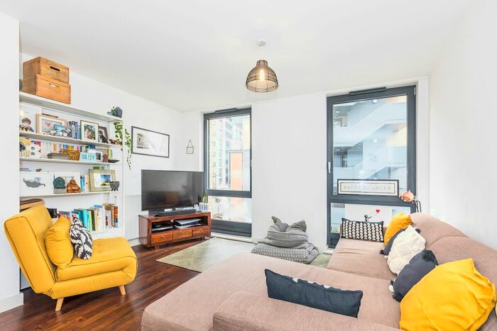 2 Bedroom Flat To Rent In Palmers Road, London, E2