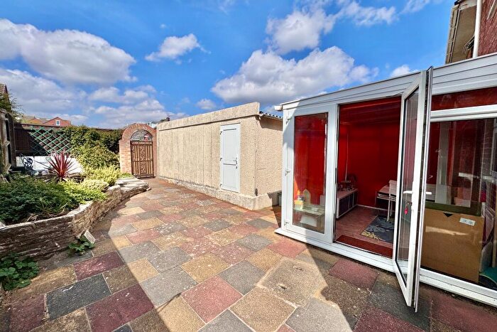 3 Bedroom End Of Terrace House For Sale In Mariners Drive, Swanage, BH19 - Photo 12