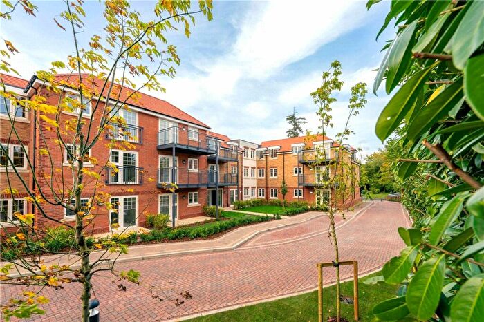 1 Bedroom Apartment For Sale In Reading Road, Wokingham, Berkshire, RG41