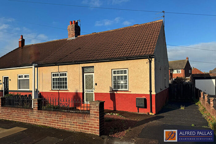 2 Bedroom Semi-Detached Bungalow For Sale In Natley Avenue, East Boldon, NE36