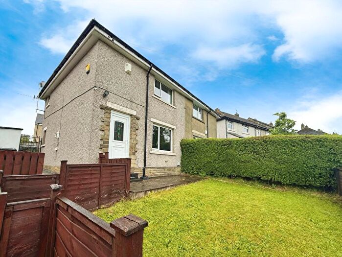 2 Bedroom Property To Rent In Lingfield Road, Wilsden, Bradford, BD15