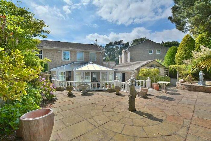 3 Bedroom Semi-Detached House To Rent In Wychwood Drive, Bournemouth, BH2