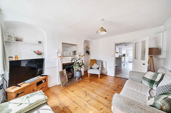 2 Bedroom Cottage For Sale In Church Road, Westbourne, PO10