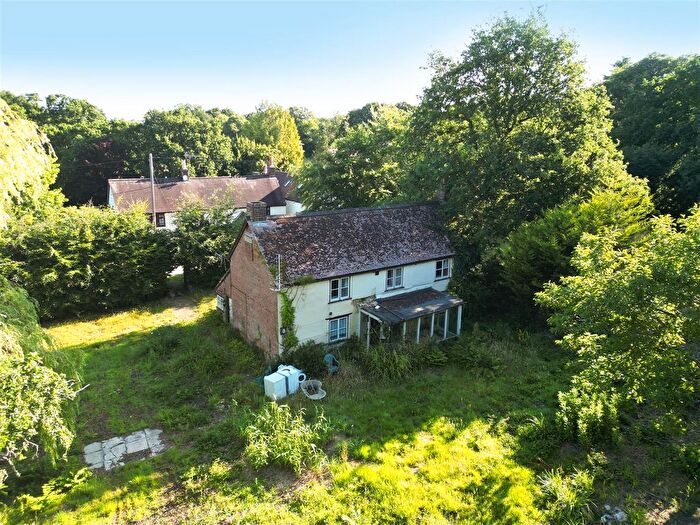 3 Bedroom Detached House For Sale In Cobbs Road, Wimborne, BH21
