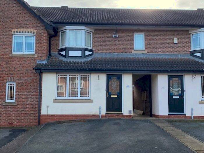 2 Bedroom Town House To Rent In Falconer Way, Treeton, S60