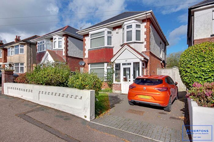3 Bedroom Detached House For Sale In Priory View Road, Bournemouth, BH9