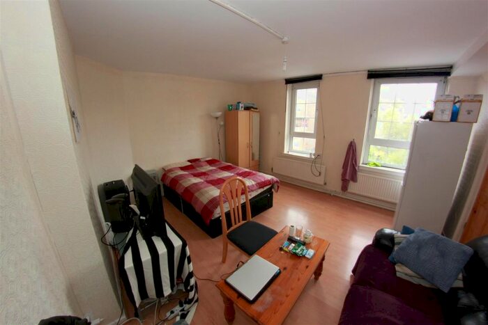 4 Bedroom Flat To Rent In Dellow Street, London, E1