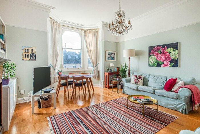 2 Bedroom Flat To Rent In Heath Terrace, Leamington Spa, CV32