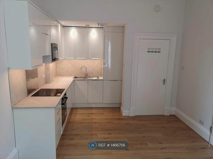 2 Bedroom Flat To Rent In Brunswick Road, Edinburgh, EH7