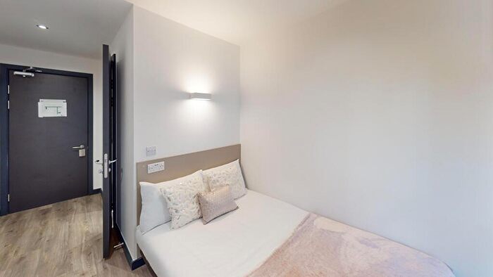 1 Bedroom Flat To Rent In Standard En-suite, Opto Village, Luton, LU1