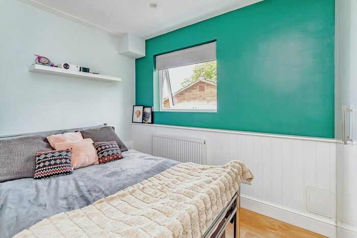 1 Bedroom Flat For Sale In Montana Close, South Croydon, CR2