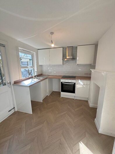 3 Bedroom Terraced House To Rent In Gardener Street, BN41