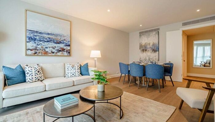 2 Bedroom Flat To Rent In Circus Apartments, Westferry Circus, Canary Wharf, E14