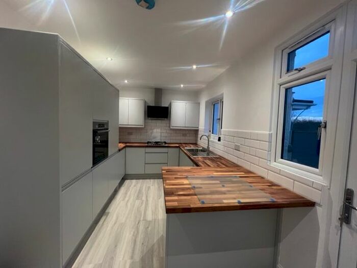 5 Bedroom Terraced House To Rent In Dawlish Drive, Ilford, IG3