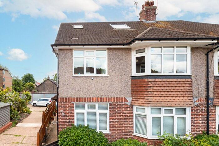 3 Bedroom Maisonette For Sale In Keswick Close, Sutton, SM1