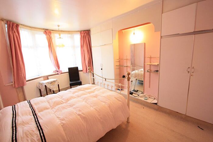 4 Bedroom Terraced House To Rent In Colebrook Road, London, SW16