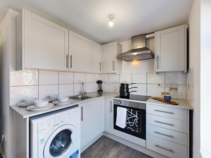 4 Bedroom Flat To Rent In Haydn Avenue, Manchester, M14