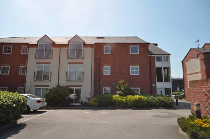 2 Bedroom Flat To Rent In Finings Court, Burton-on-Trent, Staffordshire, DE14