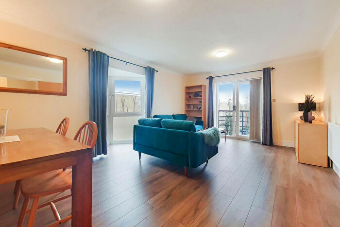 2 Bedroom Apartment To Rent In Surrey Quays, London, SE16