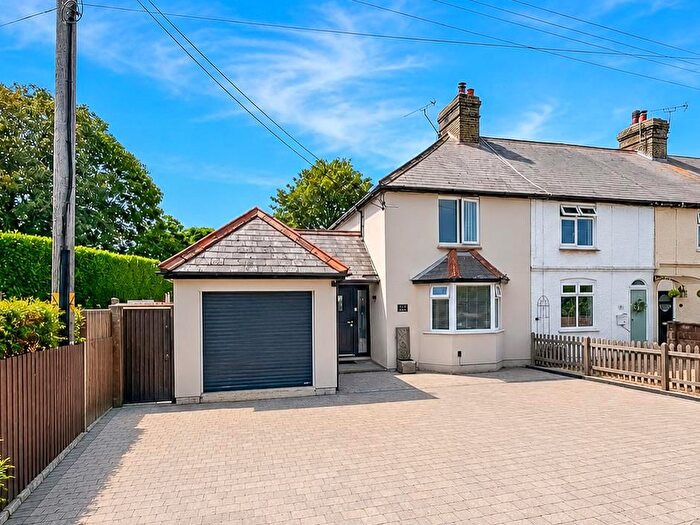2 Bedroom Property For Sale In The Glen, Upstreet, Canterbury, CT3