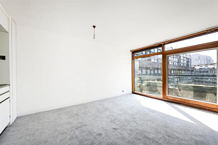 1 Bedroom Apartment For Sale In Bunyan Court, Barbican, London, EC2Y
