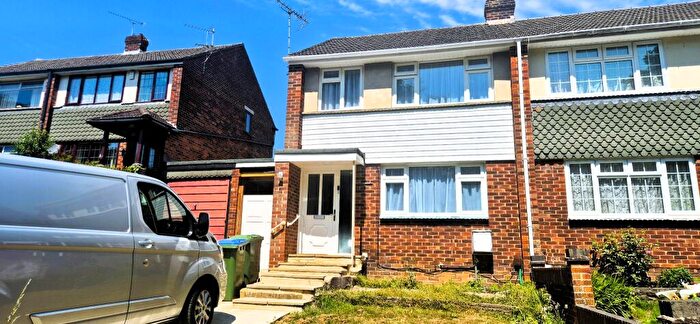 3 Bedroom Semi-Detached House To Rent In Sholing, SO19